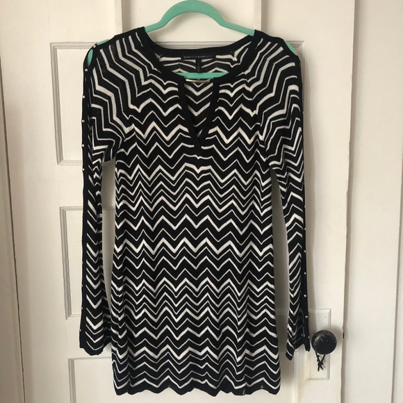 White House Black Market ZigZag Chevron Tunic - Picture 3 of 6